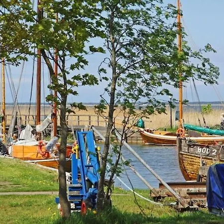 Hausboot In Am Barther Bodden